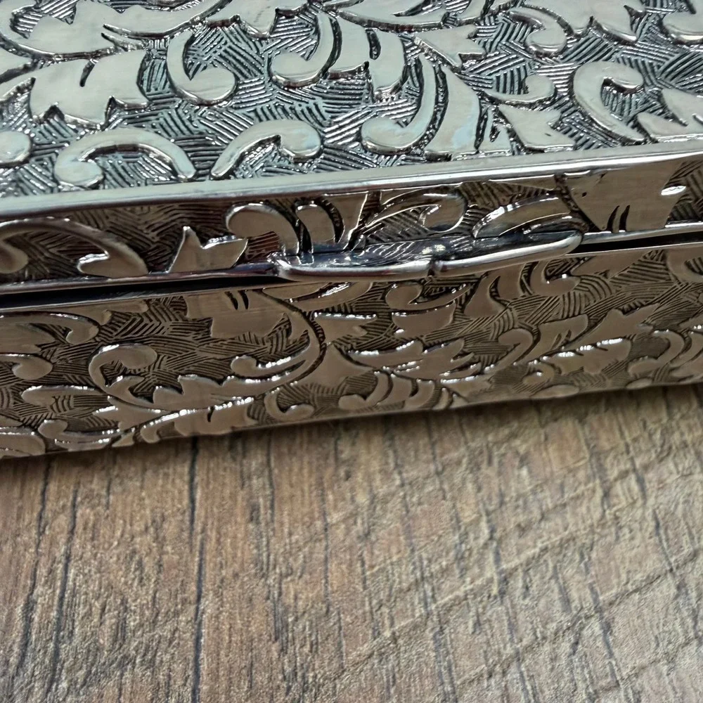 International Silver Company Silverplated Chased Jewelry Box w Mirror NIB 9in